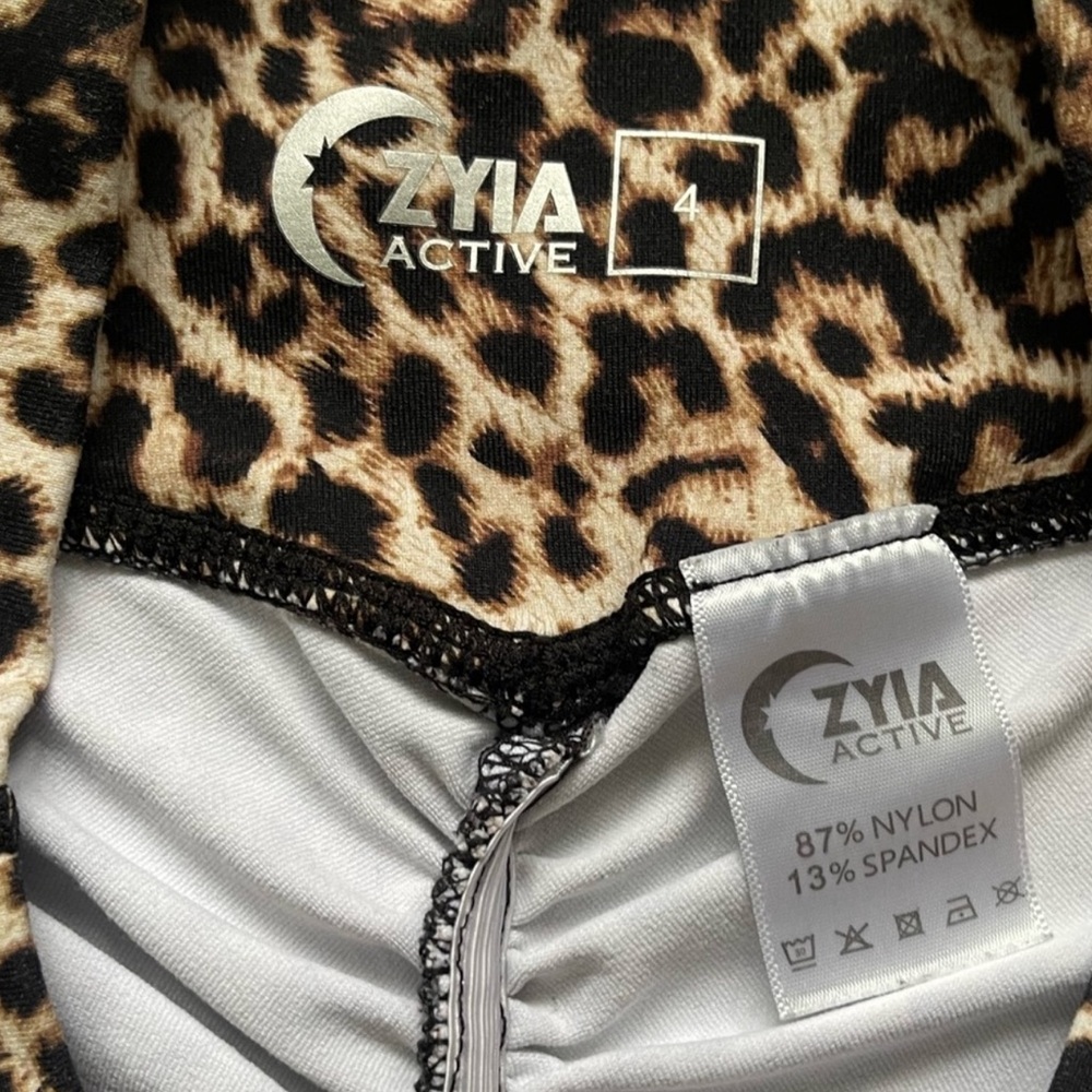 ZYIA Active Leopard Brilliant Scrunchy What Hi-Rise 7/8 Leggings - Picture 15 of 15